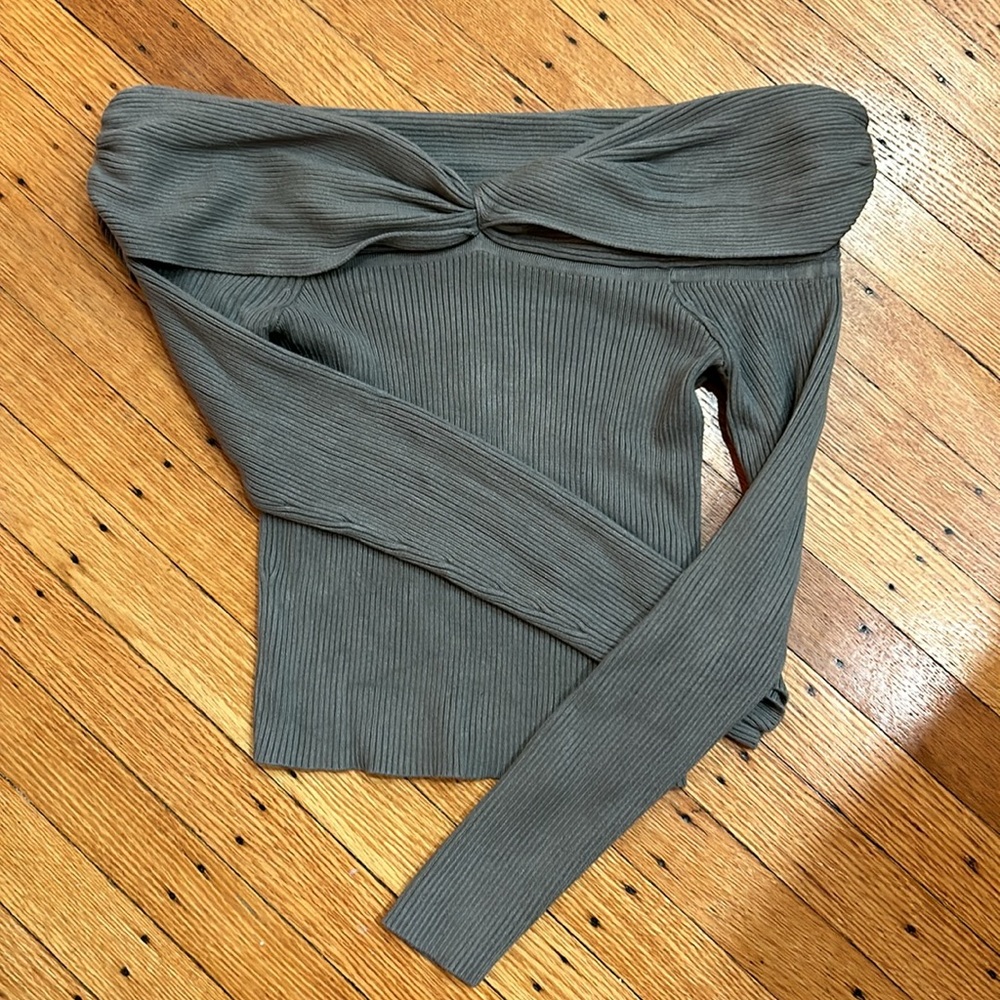 Abercrombie & Fitch Green Off-the-Shoulder Sweater